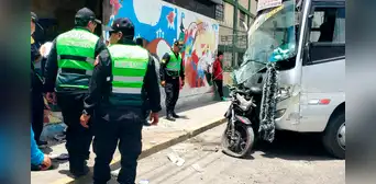 Conductor de combi choca contra pared de colegio, en medio del impacto un docente falleció Conductor de combi choca contra pared de colegio, en medio del impacto un docente falleció