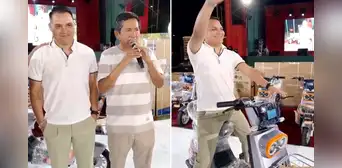 Dueño de La Bella Luz sorprende a cantante Deyvis Paredes y le regala una moto por sus nueve años en el grupo: “A pesar de algunos problemas, estamos ahí” Dueño de La Bella Luz sorprende a cantante Deyvis Paredes y le regala una moto por sus nueve años en el grupo: “A pesar de algunos problemas, estamos ahí”
