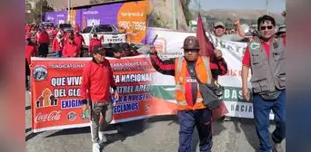 Arequipa: sindicatos de Coca-Cola y Cerro Verde mantienen protestas por reclamos laborales Arequipa: sindicatos de Coca-Cola y Cerro Verde mantienen protestas por reclamos laborales