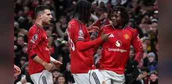 El Manchester United se acordó de ganar y gracias a un solitario gol de Patrick Dorgu superó al Newcastle
