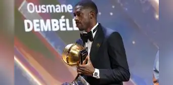 Ousmane Dembélé se lleva el premio al ‘Mejor jugador del mundo’ en los “Globe Soccer Awards 2025” Ousmane Dembélé se lleva el premio al ‘Mejor jugador del mundo’ en los “Globe Soccer Awards 2025”