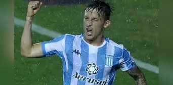 Universitario llegó a un acuerdo con Racing Club para el préstamo por un año del extremo Héctor Fertoli