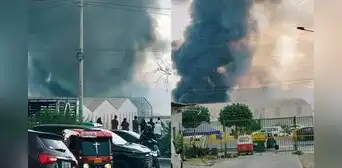 Incendio en almacén de colchones en Villa El Salvador moviliza múltiples unidades de bomberos