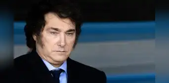 Javier Milei promulga ley para blanquear ahorros en dólares y reforzar las reservas de Argentina Javier Milei promulga ley para blanquear ahorros en dólares y reforzar las reservas de Argentina