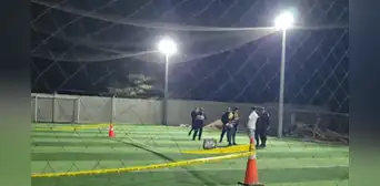 Asesinan a balazos a dos hombres dentro de una losa deportiva en Huacho Asesinan a balazos a dos hombres dentro de una losa deportiva en Huacho