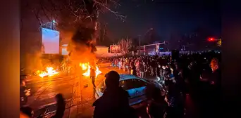 Irán realiza nuevas protestas contra la República Islámica en el mayor movimiento de su historia reciente Irán realiza nuevas protestas contra la República Islámica en el mayor movimiento de su historia reciente