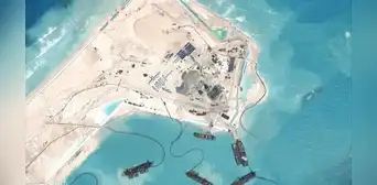 China arrojó toneladas de arena al océano durante 12 años y logró crear islas completamente nuevas desde cero China arrojó toneladas de arena al océano durante 12 años y logró crear islas completamente nuevas desde cero