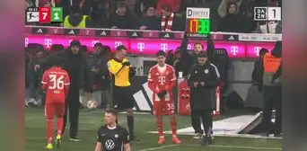 Felipe Chávez debutó con Bayern Múnich en la Bundesliga: peruano ingresó en goleada 8-1 Felipe Chávez debutó con Bayern Múnich en la Bundesliga: peruano ingresó en goleada 8-1