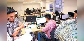 Este grupo de trabajadores públicos recibirá un bono de S/400 a partir del 21 de enero: fechas confirmadas Este grupo de trabajadores públicos recibirá un bono de S/400 a partir del 21 de enero: fechas confirmadas