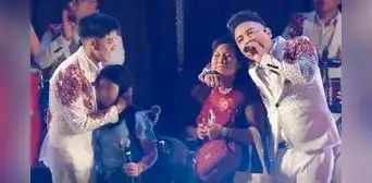 Óscar Junior de La Bella Luz dona S/2.000 a niña delicada de salud en pleno concierto en San Juan de Lurigancho Óscar Junior de La Bella Luz dona S/2.000 a niña delicada de salud en pleno concierto en San Juan de Lurigancho