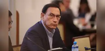 Martín Vizcarra es trasladado de emergencia del penal de Barbadillo al Hospital de Ate Martín Vizcarra es trasladado de emergencia del penal de Barbadillo al Hospital de Ate