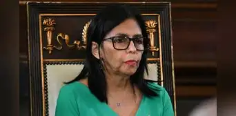 Delcy Rodríguez responde a Trump: “Aquí hay una presidenta encargada y un presidente rehén en EE. UU.” y ratifica soberanía de Venezuela Delcy Rodríguez responde a Trump: “Aquí hay una presidenta encargada y un presidente rehén en EE. UU.” y ratifica soberanía de Venezuela