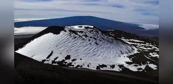 Existe un volcán que supera al Everest por casi 2.000 metros, está en EE.UU. y sería el más alto de la Tierra Existe un volcán que supera al Everest por casi 2.000 metros, está en EE.UU. y sería el más alto de la Tierra