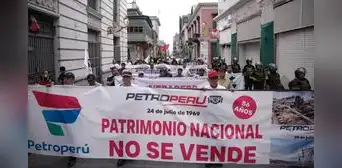 Crece rechazo social y político a la privatización de Petroperú: "Martha Moyano nos dijo que ni Fujimori se atrevió a tanto"