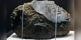 ¿Por qué más del 60% de los meteoritos encontrados en la Tierra provienen de las áreas de hielo azul de la Antártida? ¿Por qué más del 60% de los meteoritos encontrados en la Tierra provienen de las áreas de hielo azul de la Antártida?