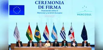Mercosur y la Unión Europea firman histórico acuerdo de libre comercio tras más de 25 años de negociaciones Mercosur y la Unión Europea firman histórico acuerdo de libre comercio tras más de 25 años de negociaciones