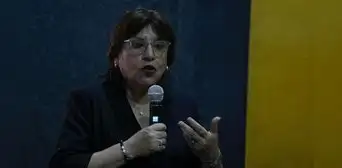 Delia Espinoza se lanza como candidata a la decanatura del CAL