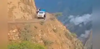 Cuatro muertos y un desaparecido tras caída de camioneta a un abismo en La Libertad Cuatro muertos y un desaparecido tras caída de camioneta a un abismo en La Libertad