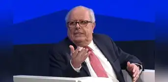 Julio Velarde discrepa en Davos: La volatilidad política no se ha traducido en inestabilidad macroeconómica Julio Velarde discrepa en Davos: La volatilidad política no se ha traducido en inestabilidad macroeconómica