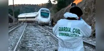 Investigación apunta a fractura de carril como causa del accidente ferroviario que dejó 45 muertos en España Investigación apunta a fractura de carril como causa del accidente ferroviario que dejó 45 muertos en España