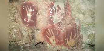 La huella de una mano descubierta en una cueva en Indonesia se convertiría en el arte rupestre más antiguo del mundo