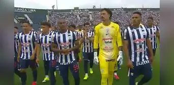 Alianza Lima presentó a sus jugadores en grupo y no individualmente: el inusual ingreso del plantel en la Noche Blanquiazul