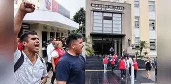 Cerca de 20.000 trabajadores de la salud acatan paro hoy en Lima por despidos y falta de presupuesto Cerca de 20.000 trabajadores de la salud acatan paro hoy en Lima por despidos y falta de presupuesto