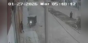 Chiclayo: delincuentes en mototaxi atropellan a ciudadano para robarle su celular Chiclayo: delincuentes en mototaxi atropellan a ciudadano para robarle su celular