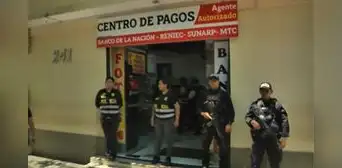 Policía interviene local que tramitaba documentos falsos para Reniec y el Banco de la Nación en Miraflores Policía interviene local que tramitaba documentos falsos para Reniec y el Banco de la Nación en Miraflores
