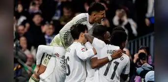 Real Madrid logra importante victoria ante Rayo Vallecano por LaLiga: merengues se ponen a un punto del Barcelona Real Madrid logra importante victoria ante Rayo Vallecano por LaLiga: merengues se ponen a un punto del Barcelona