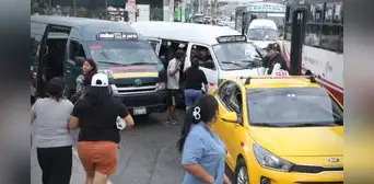 Peruanos pierden en promedio 8 días al año atascados en el tráfico en Lima y Callao Peruanos pierden en promedio 8 días al año atascados en el tráfico en Lima y Callao