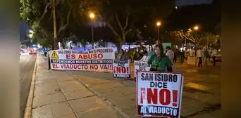 Vecinos realizaron nuevo plantón contra viaductos en Javier Prado tras alertas de la Contraloría Vecinos realizaron nuevo plantón contra viaductos en Javier Prado tras alertas de la Contraloría