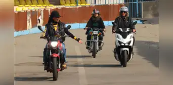 Irán autoriza oficialmente a mujeres obtener licencia de motocicleta por primera vez en un decreto histórico del Gobierno Irán autoriza oficialmente a mujeres obtener licencia de motocicleta por primera vez en un decreto histórico del Gobierno