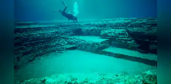 La formación submarina que parece una ciudad antigua y desafía a arqueólogos desde hace casi 40 años La formación submarina que parece una ciudad antigua y desafía a arqueólogos desde hace casi 40 años