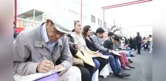 Extrabajadores públicos peruanos ya podrán retirar compensación económica según la ley N° 27803: Conoce los detalles Extrabajadores públicos peruanos ya podrán retirar compensación económica según la ley N° 27803: Conoce los detalles