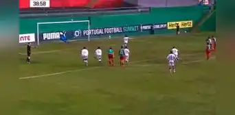 Bassco Soyer tuvo un partido para el olvido con Gil Vicente: delantero peruano erró penal y salió expulsado Bassco Soyer tuvo un partido para el olvido con Gil Vicente: delantero peruano erró penal y salió expulsado
