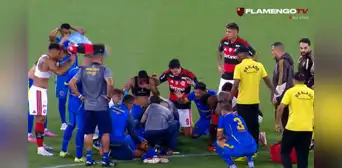 Alexandre Souza, compañero de Alexander Lecaros en Brasil, convulsionó en pleno partido contra Flamengo: jugadores se pusieron a rezar Alexandre Souza, compañero de Alexander Lecaros en Brasil, convulsionó en pleno partido contra Flamengo: jugadores se pusieron a rezar