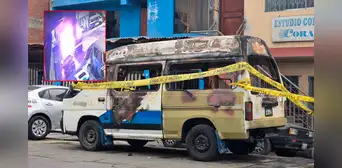 Delincuente disfrazado de repartidor incendia combi en Chorrillos: ataque quedó grabado en cámaras Delincuente disfrazado de repartidor incendia combi en Chorrillos: ataque quedó grabado en cámaras
