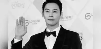 Muere el actor coreano Jung Eun Woo, estrella del k-drama 'Bride of the Sun', tras dejar enigmático mensaje Muere el actor coreano Jung Eun Woo, estrella del k-drama 'Bride of the Sun', tras dejar enigmático mensaje