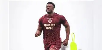 Sekou Gassama explica su estilo de juego previo a su posible debut con Universitario: "Soy un '9' potente, fuerte de espalda"