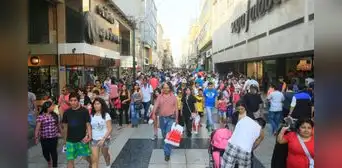 Pobreza y sueldos bajos persisten entre los cuatro principales problemas de los peruanos