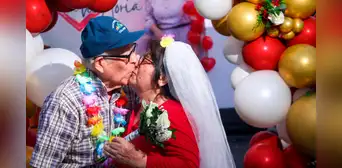 Adultos mayores renuevan sus votos tras más de 50 años juntos en emotiva ceremonia por San Valentín Adultos mayores renuevan sus votos tras más de 50 años juntos en emotiva ceremonia por San Valentín