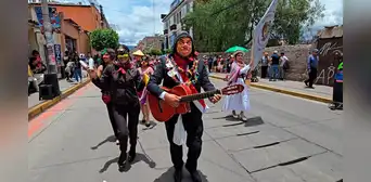 Carnavales ayacuchanos satirizaron al censurado presidente José Jerí