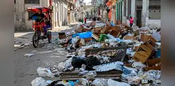 La Habana enfrenta una crisis de basura que genera alarma sanitaria debido a la falta de combustible en Cuba La Habana enfrenta una crisis de basura que genera alarma sanitaria debido a la falta de combustible en Cuba