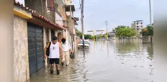Crecida de ríos provoca desbordes, destruye vías y deja poblaciones aisladas en distintas regiones del Perú