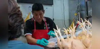 Exigen plan de contingencia al Midagri ante alza de precios del pollo y alimentos por intensas lluvias