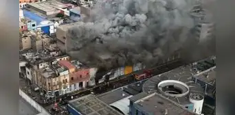 Incendio en almacén frente al Hospital Guillermo Almenara: local no tendría licencia y deja una familia damnificada Incendio en almacén frente al Hospital Guillermo Almenara: local no tendría licencia y deja una familia damnificada
