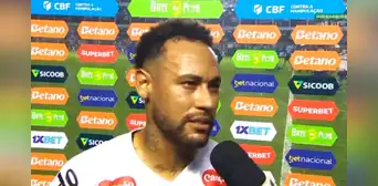 Neymar pierde los papeles e insulta a rival en pleno partido de Santos: "Con todo respeto, es un idiota" Neymar pierde los papeles e insulta a rival en pleno partido de Santos: "Con todo respeto, es un idiota"