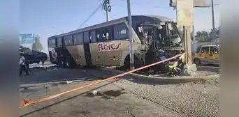 Triple choque en la Panamericana Sur: mueren suboficial PNP y pasajero de bus interprovincial en Ica Triple choque en la Panamericana Sur: mueren suboficial PNP y pasajero de bus interprovincial en Ica
