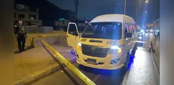 Chofer de la empresa Acorsa, baleado en el Callao, fallece y transportistas bloquean un tramo de la av. Néstor Gambetta Chofer de la empresa Acorsa, baleado en el Callao, fallece y transportistas bloquean un tramo de la av. Néstor Gambetta